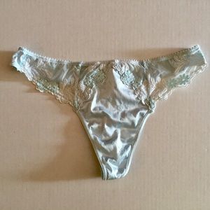 FeLiNa Thong Size Medium